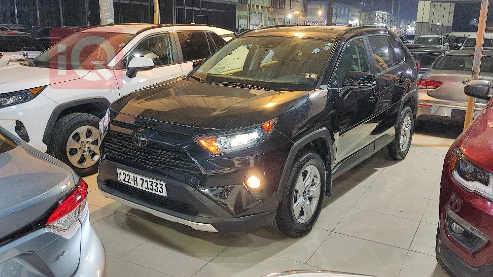 تۆیۆتا ڕاڤ 4